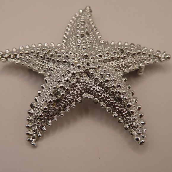 Starfish Silver Tone  Brooch - Picture 3 of 5
